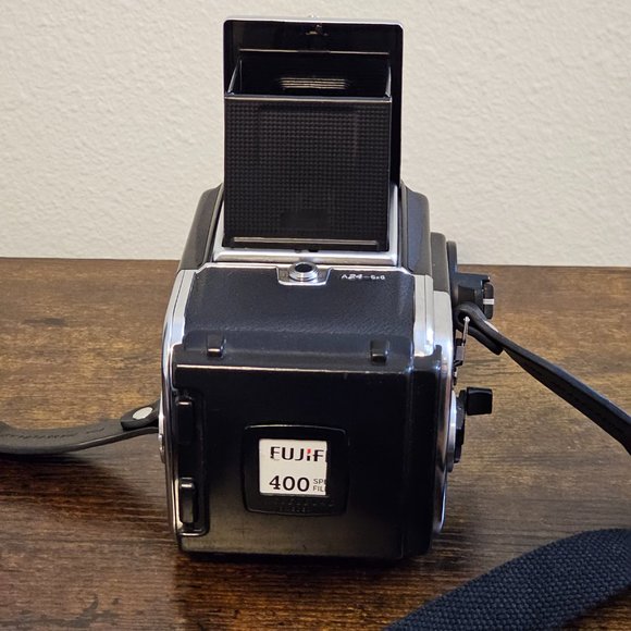 FILM TESTED Hasselblad 2000 fc/m medium format camera w/ 80mm f2.8 lens & finder - Picture 4 of 13